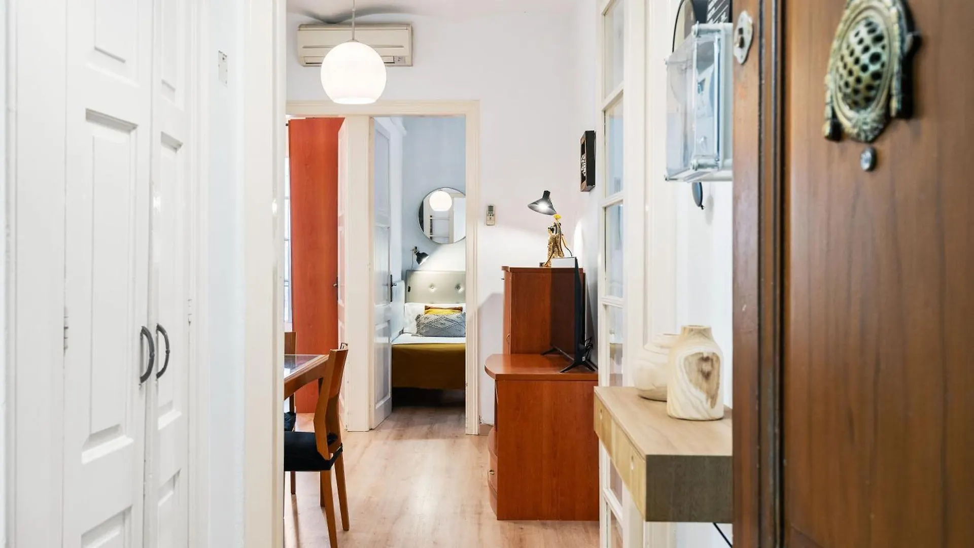 Fridays Flats Whisper-Quiet Near Sagrada'S Heart 0*, Barcelona Spain