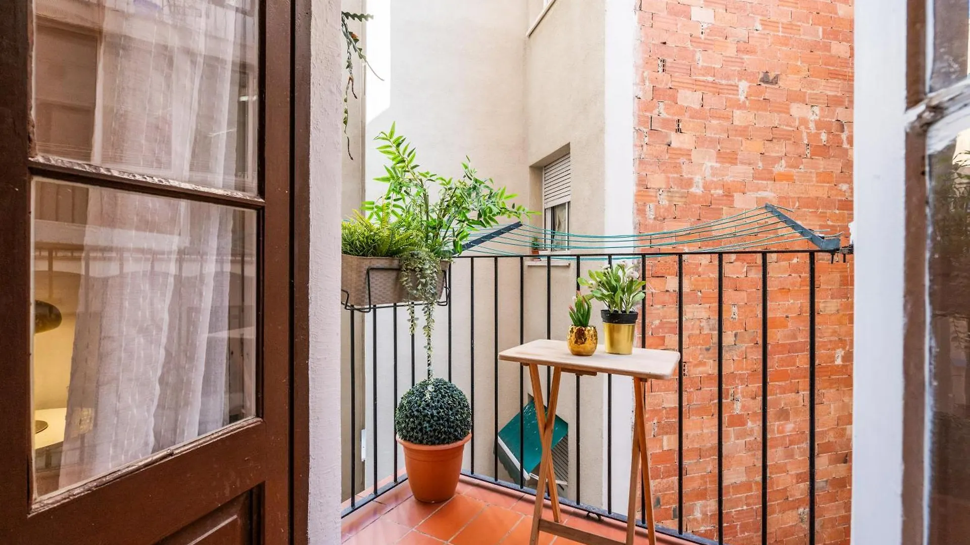 Fridays Flats Whisper-Quiet Near Sagrada'S Heart Spain